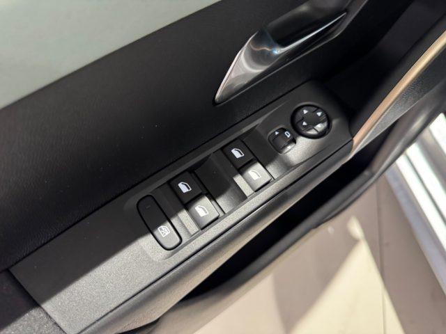 LANCIA Ypsilon Hybrid e-DCT VARI COLORI DISP