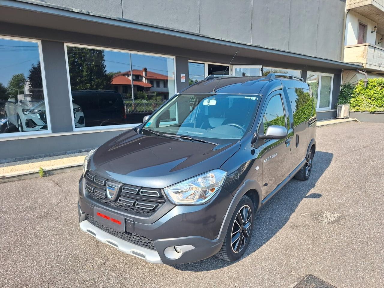 Dacia Dokker ADATTA DISABILI SEDILE PASSEGGERO GIREVOLE 1.5 dCi 8V 90CV Start&Stop Serie Speciale Wow