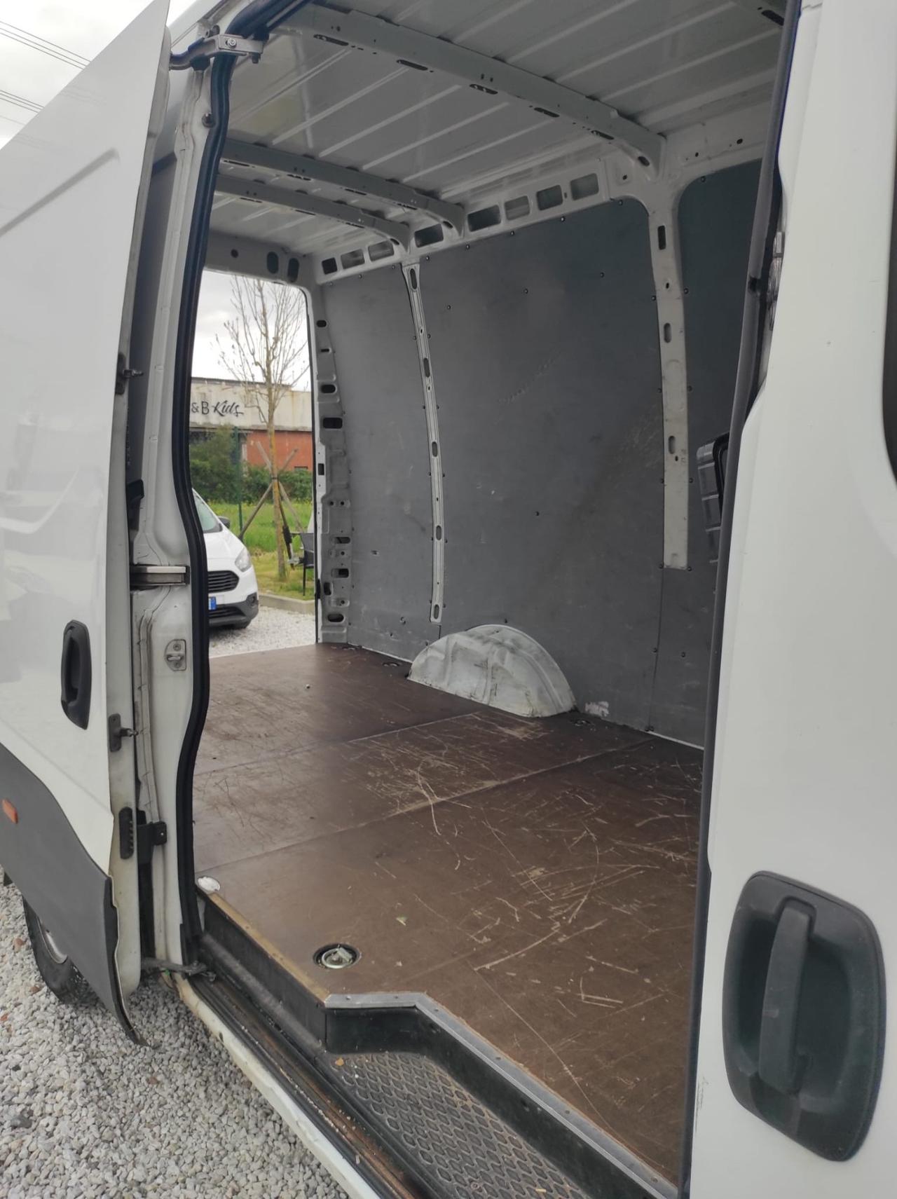 Iveco Daily 33S12 2.3 HPT 116CV Auto Iva Compresa