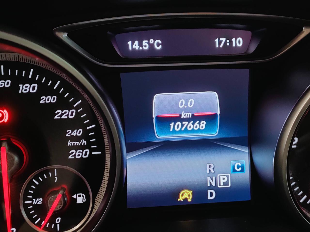 Mercedes-Benz GLA-X156 2017 - GLA 180 d Sport auto