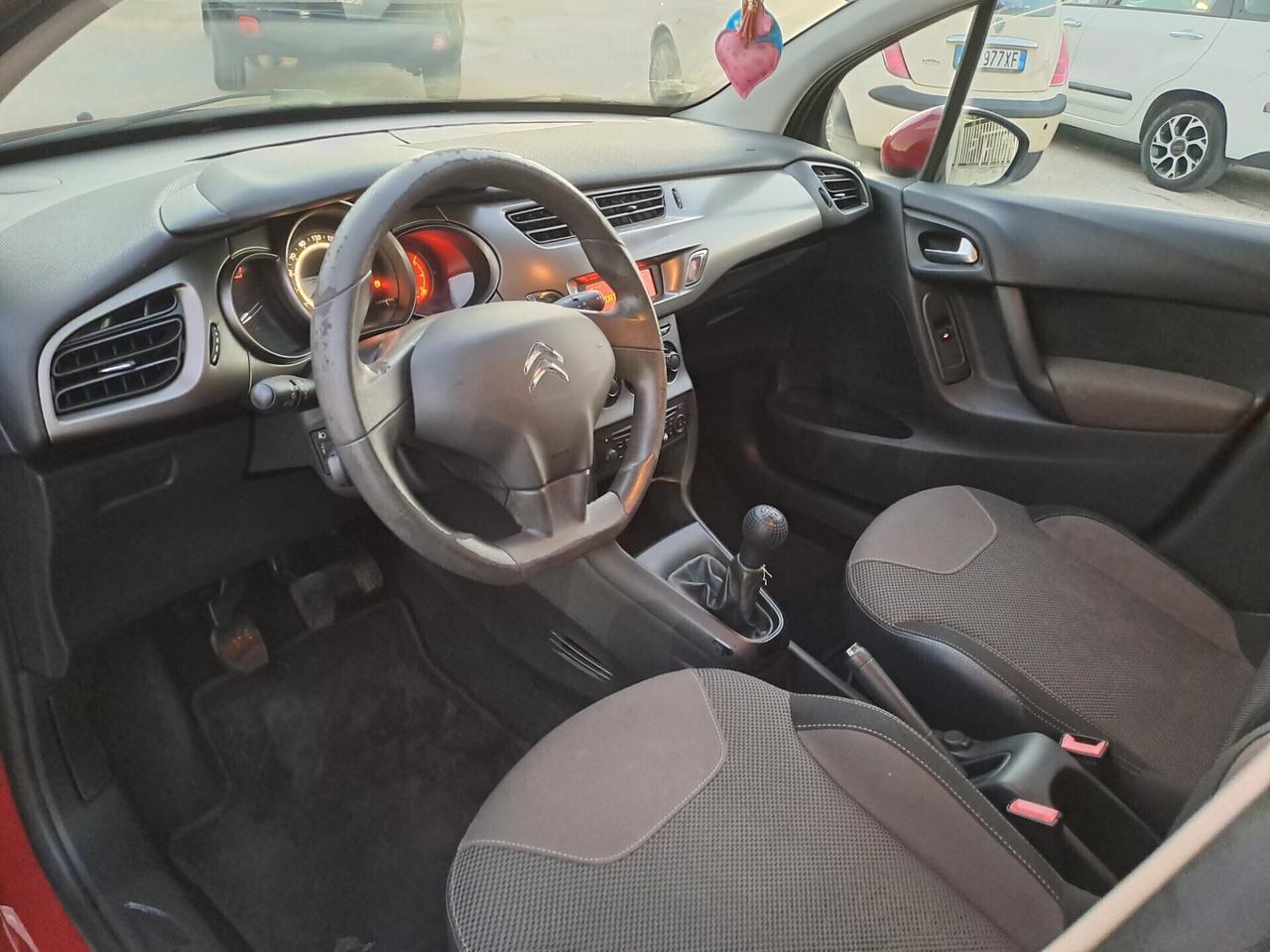 Citroen C3 1.2 benz Restayling km120.000