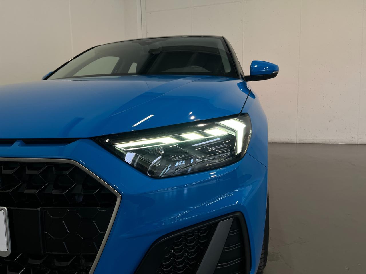 AUDI A1 SPORTBACK 30 TFSI S-TRONIC S-LINE EDITION