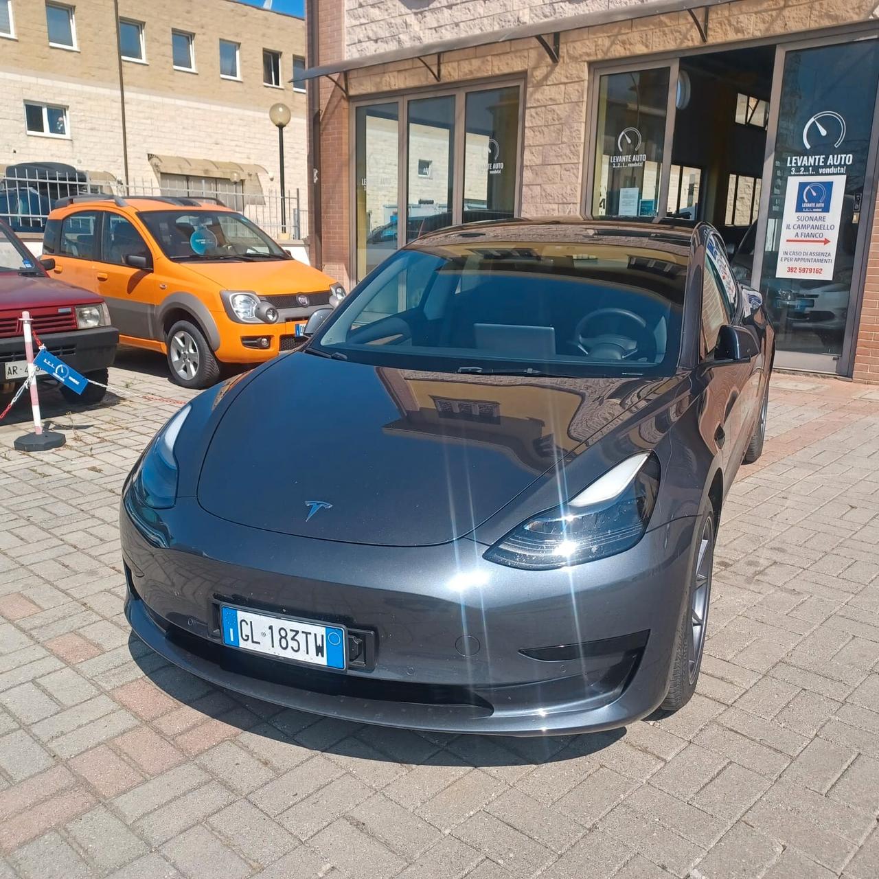 58078KM TESLA GANCIO DI TRAINO AUTONOMIA 408KM