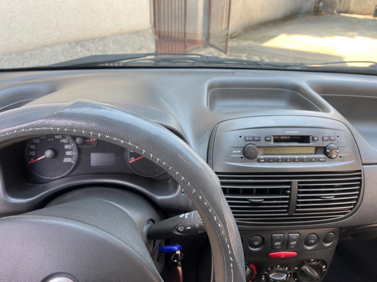 Fiat Punto 1.2i cat 5 porte ELX