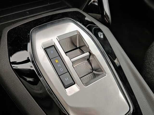 Peugeot 208 Hybrid 100 e-DCS6 Style