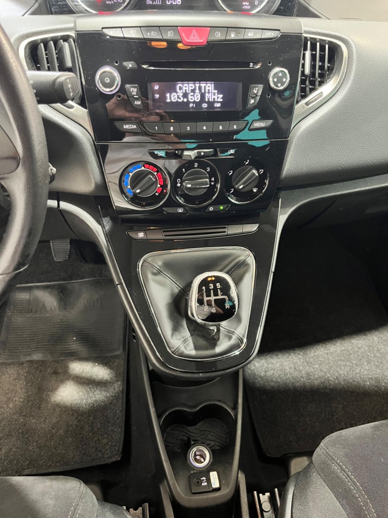 LANCIA YPSILON 2013 METANO *UNICOPROPRIETARIO