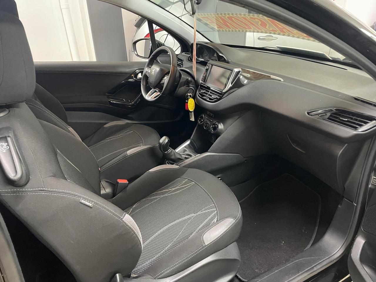 Peugeot 208 1.4 HDi 68 CV 3 porte Allure