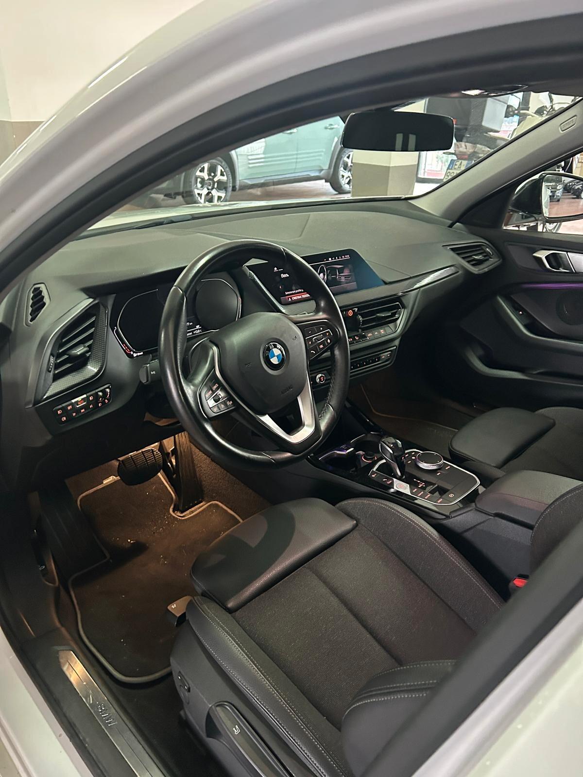 Bmw 116 116d 5p. Msport