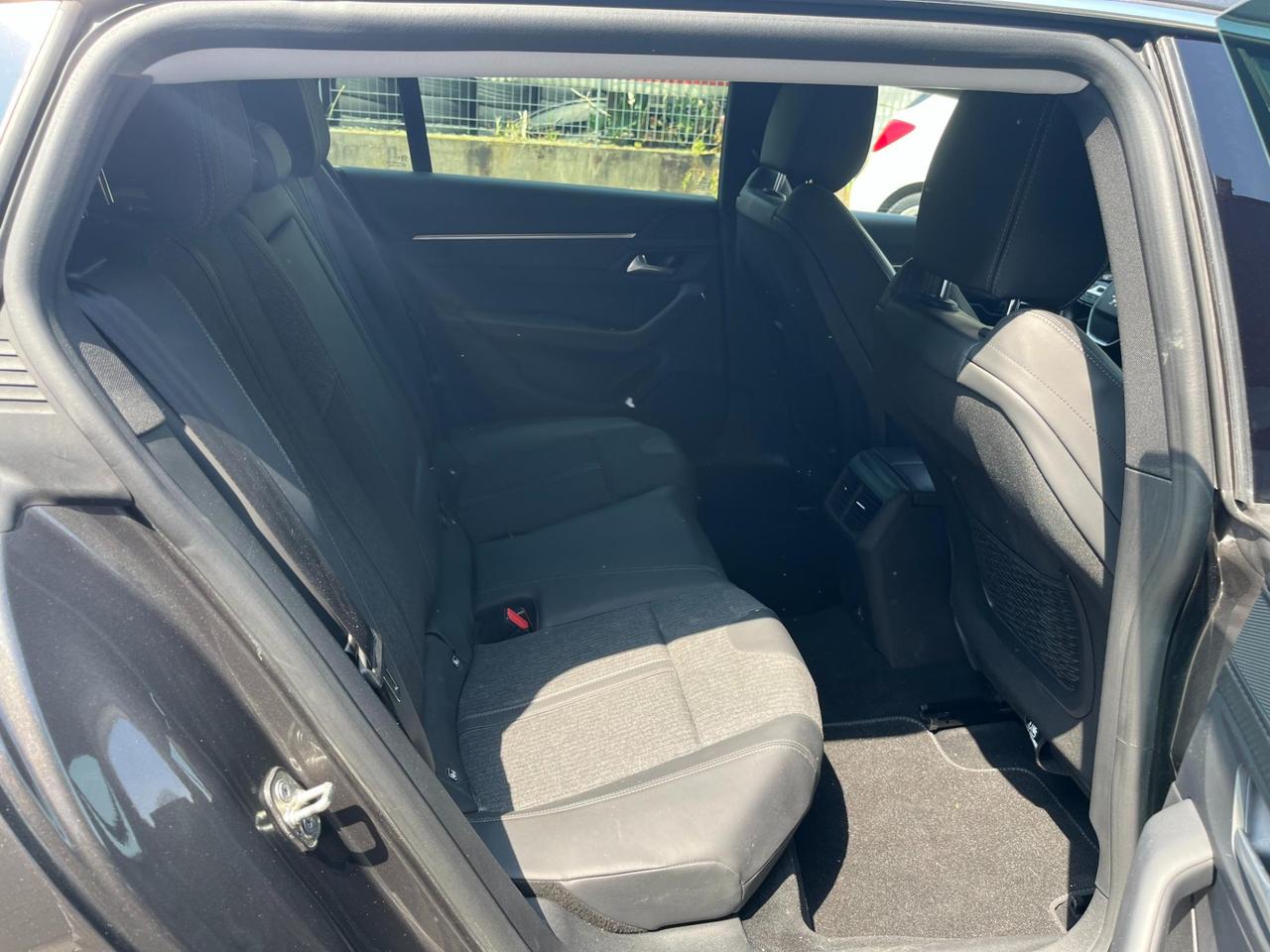 Peugeot 508 Station Wagon 508 SW 1.5 BHDI AllurE 130cv EAT8 N1 AUTOCARRO
