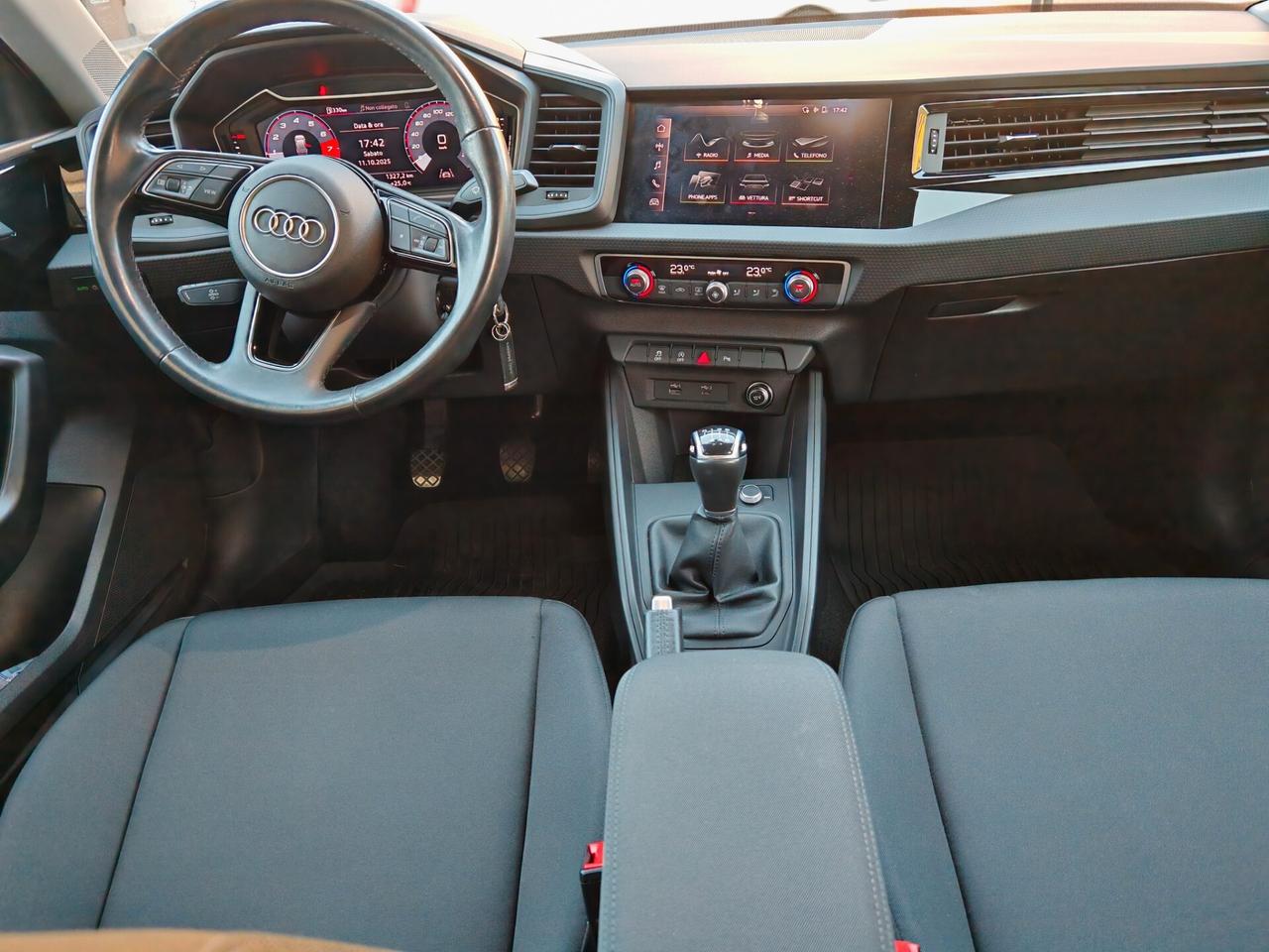 Audi A1 citycarver 30 TFSI Identity Contrast