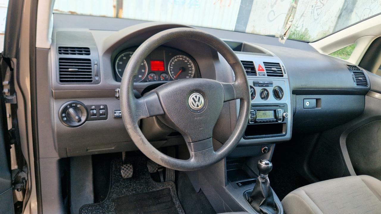 Volkswagen Touran 1.6 Conceptline Bifuel G