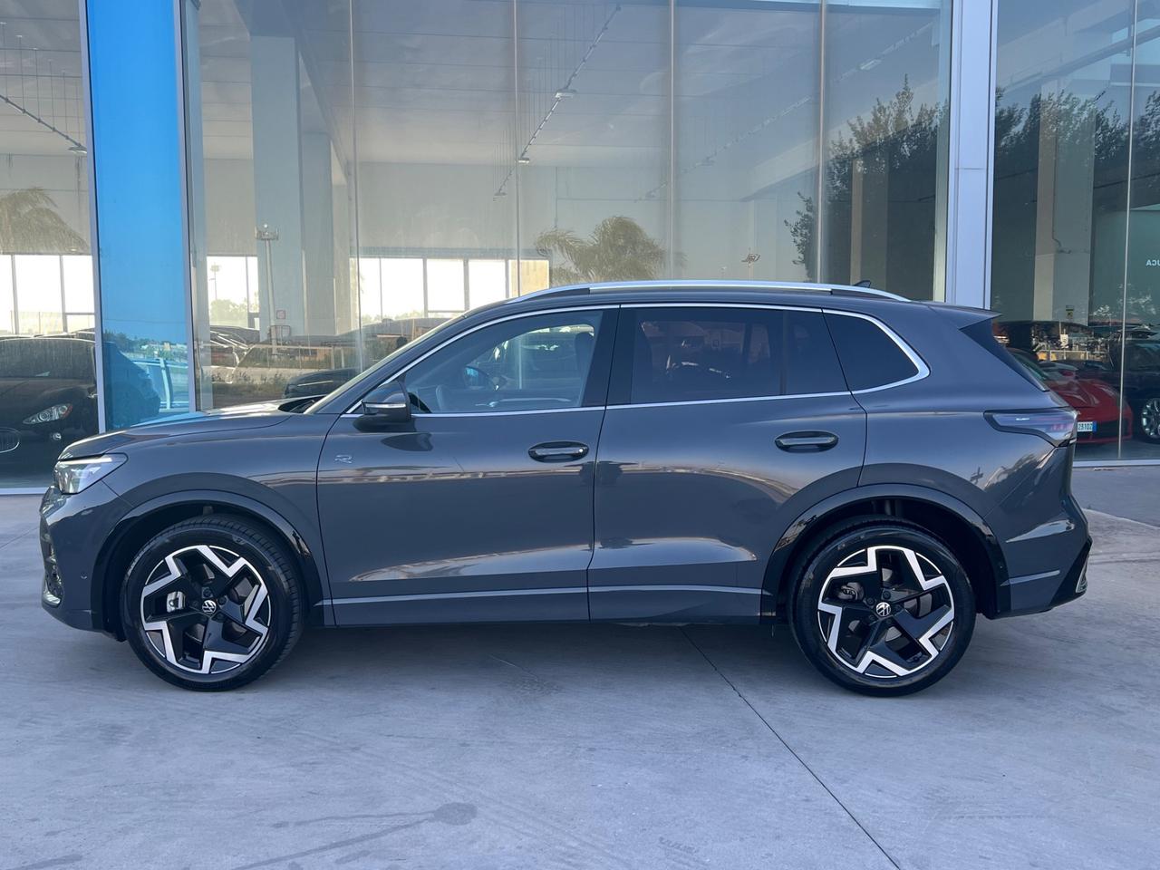 Volkswagen Tiguan 2.0 TDI 150 CV DSG R-Line Plus - possibilità noleggio no scoring