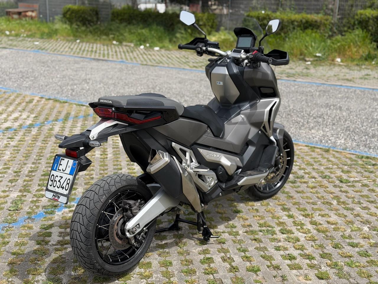 HONDA X-ADV 750 DCT