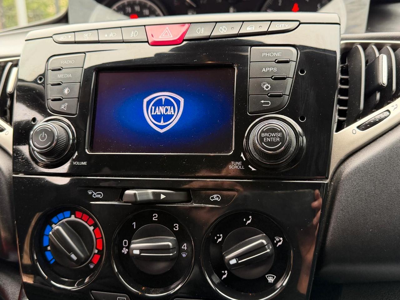 Lancia Ypsilon 1.0 FireFly 5 porte S&S Hybrid Ecochic Gold