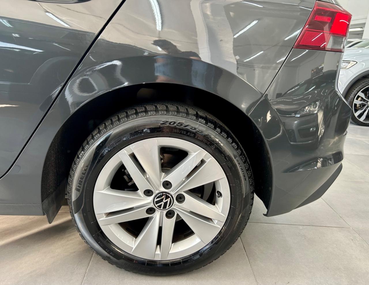 VW Golf 8 2.0 TDI 115 CV SCR Life FINANZIABILE