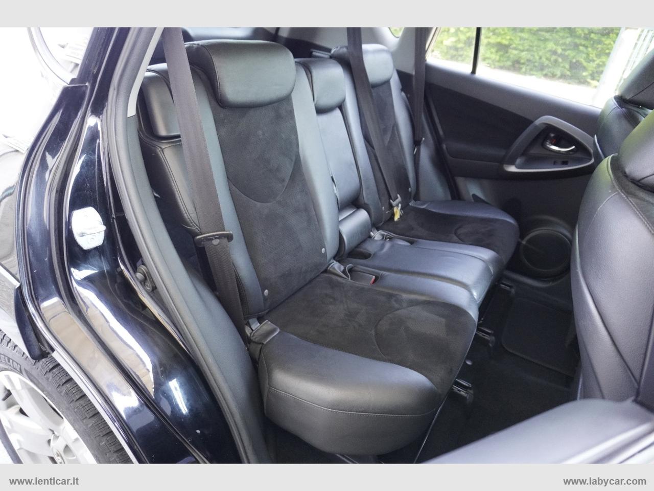 TOYOTA RAV4 Crossover 2.2 D-Cat A/T 150CV Exec.