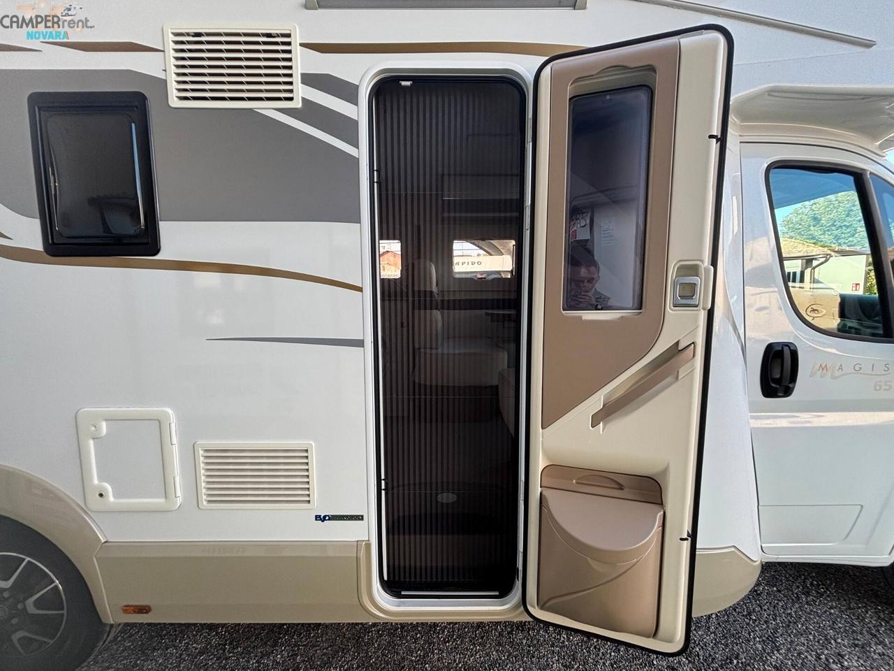 CI MAGIS 65 XT - Semintegrale con letto nautico ad altezza variabile ed ampio garage