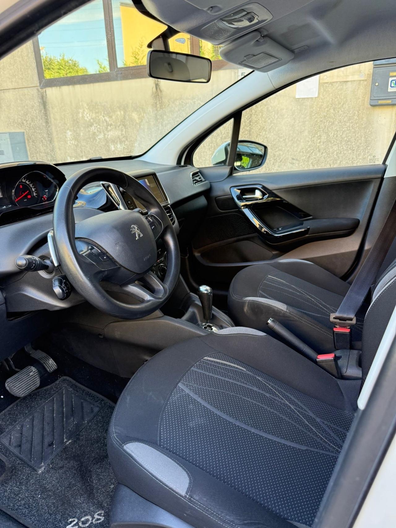 Peugeot 208 1.4 e-HDi 68 CV S&S robotizzato 5 porte Active