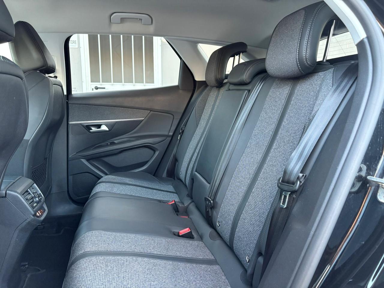 Peugeot 3008 BlueHDi 130 S&S Allure