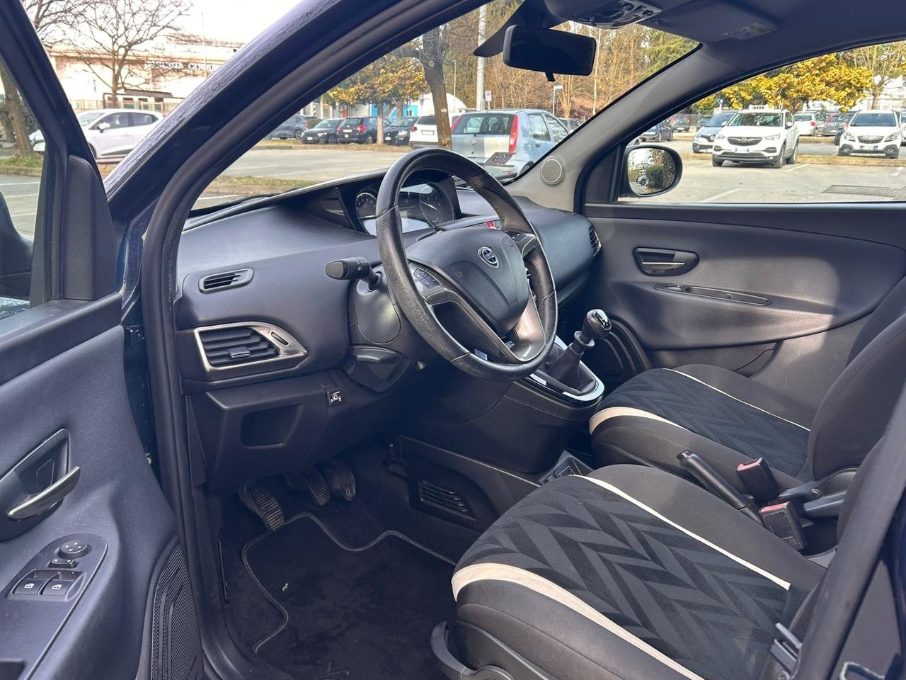 Lancia Ypsilon 1.2 69CV PLATINUM Benzina GPL – 100.000km – OK Neopatentati – Full Optional