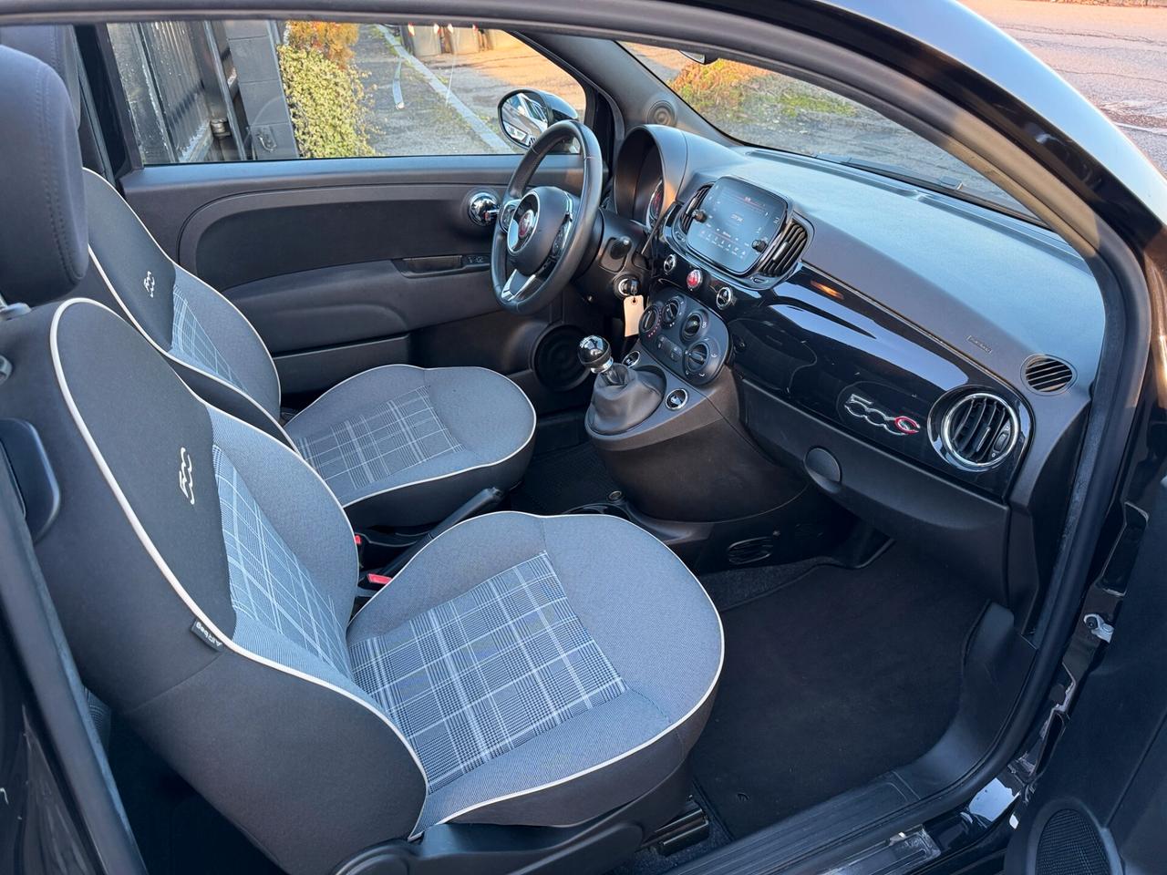 Fiat 500 C 1.0 Hybrid Lounge BLACK EDITION