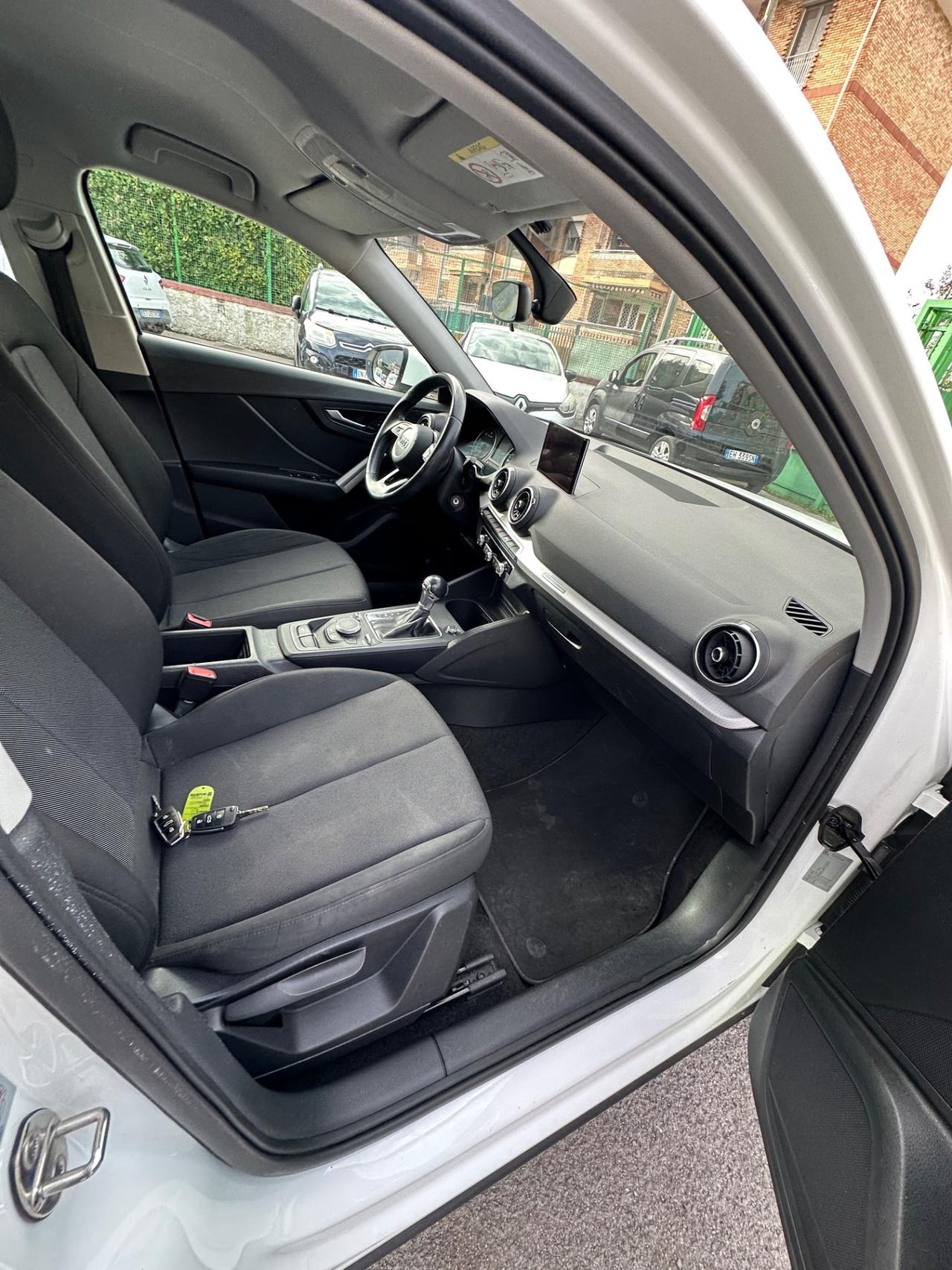 Audi Q2 30 TDI S tronic Identity Black