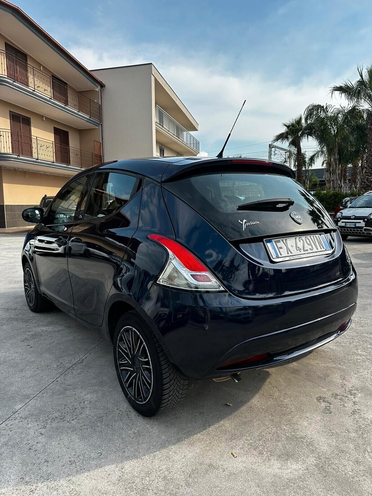Lancia Ypsilon 1.2 69 CV 5 porte S&S Platinum