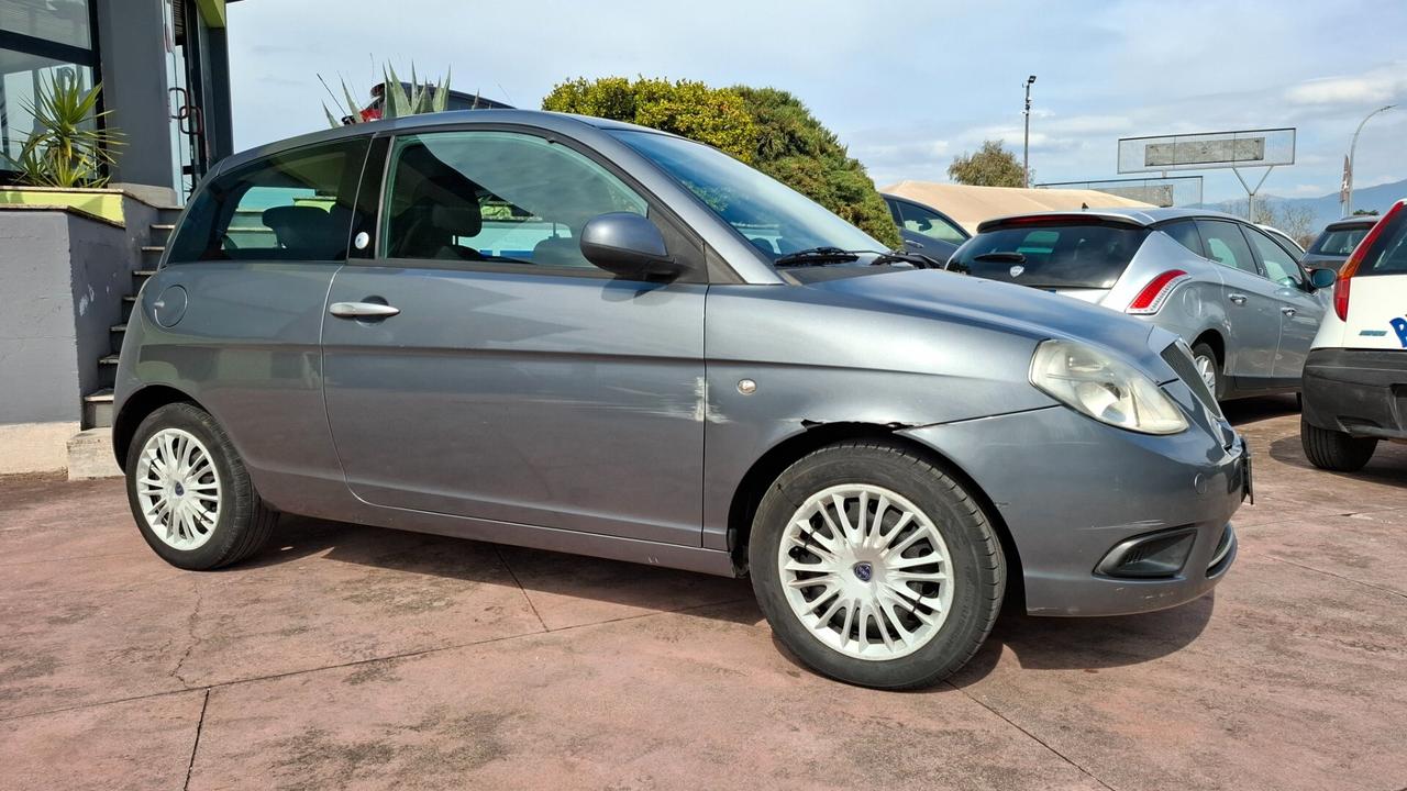 Lancia Ypsilon 1.4 Argento Ecochic GPL -PER NEOPATENTATI