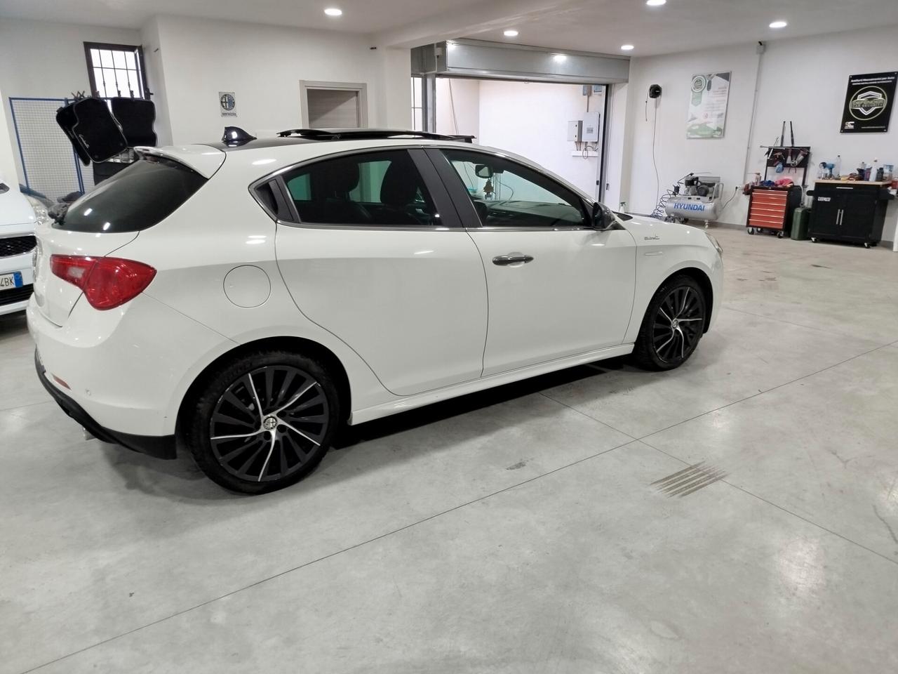 Alfa Romeo Giulietta 1.6 JTDm-2 105 CV Quadrifoglio verde