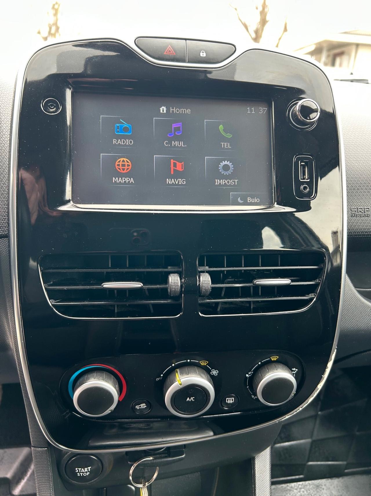 Renault Clio 1.2 75CV 5 porte Costume National