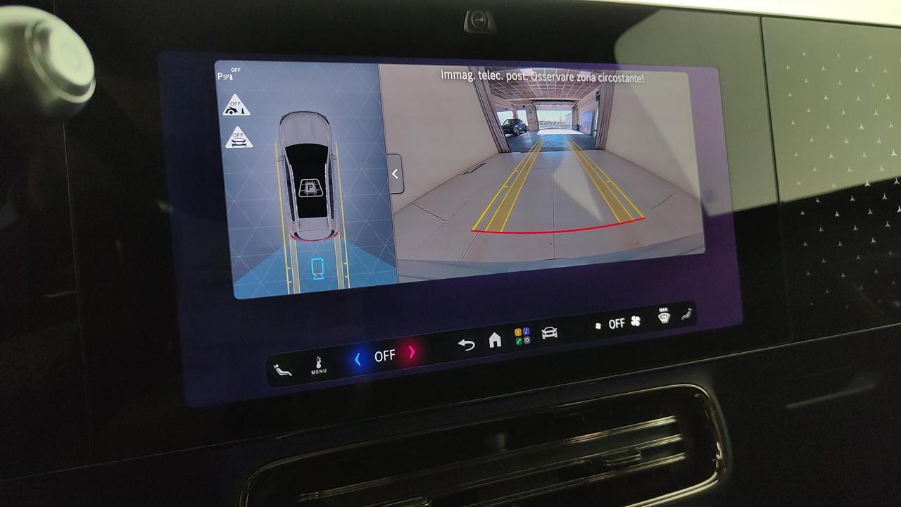 Mercedes-Benz GLB 250+ con tecnologia EQ