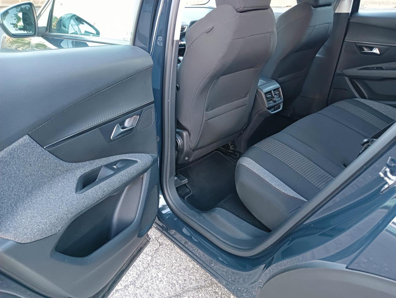 Peugeot 3008 BlueHDi 120 S&S EAT6 Business