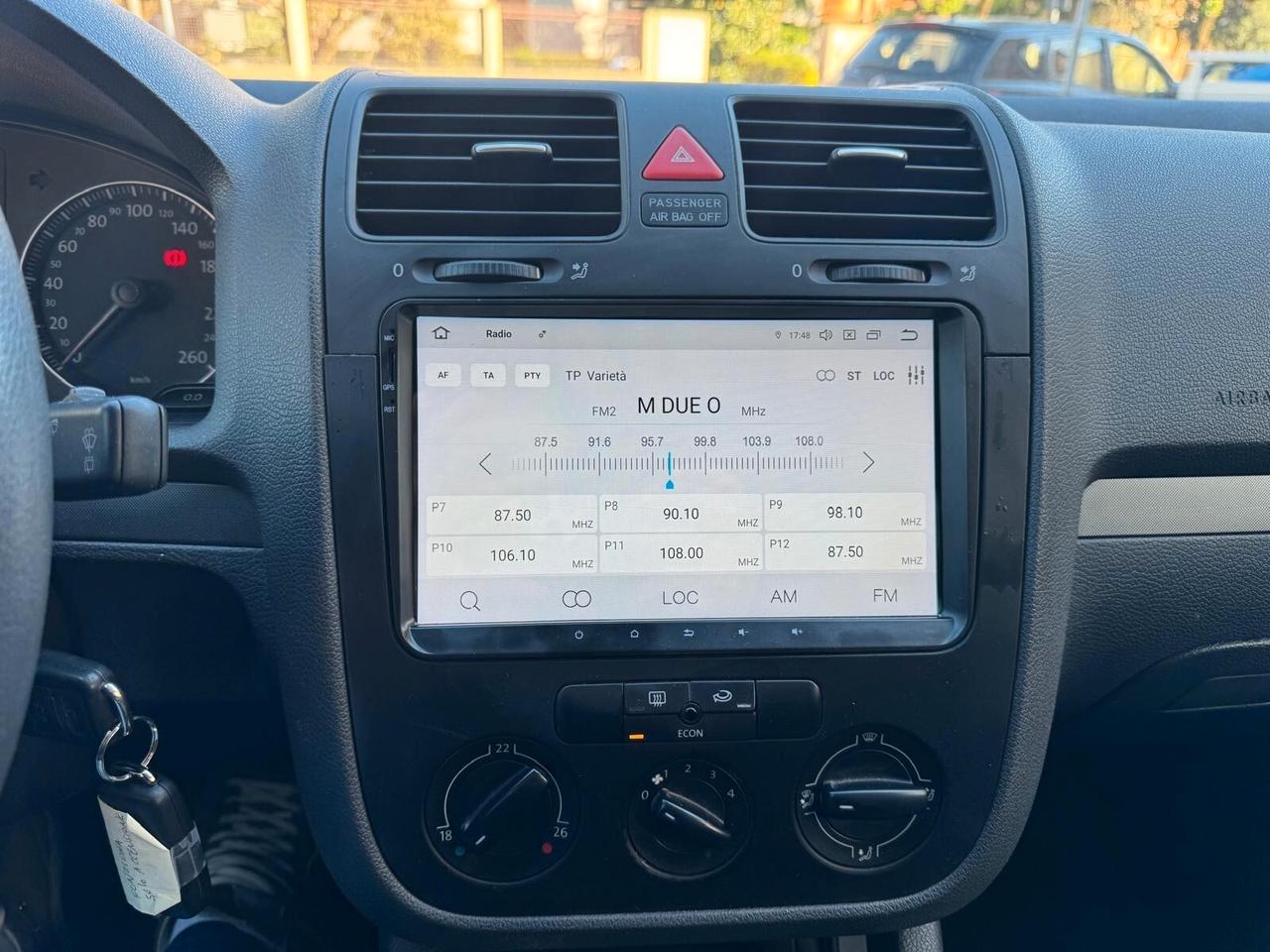 VW GOLF 1.6 16V FSI 5p. NEOPATENTATI