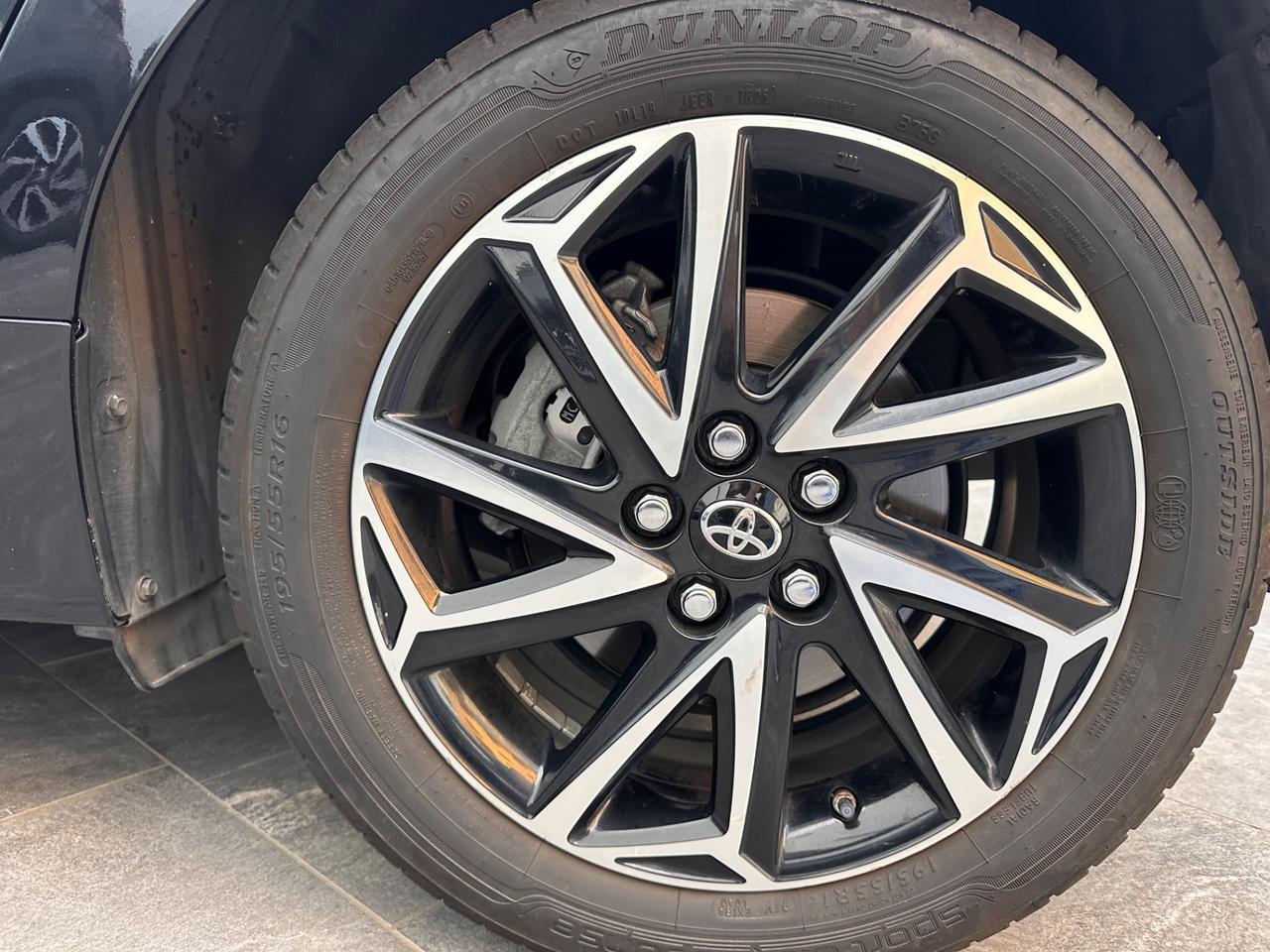 Toyota Yaris 1.5 Hybrid 5 porte Lounge