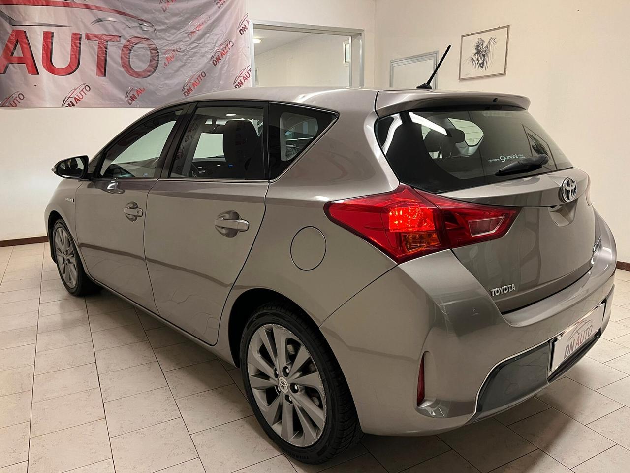 Toyota Auris 1.8 Hybrid Lounge