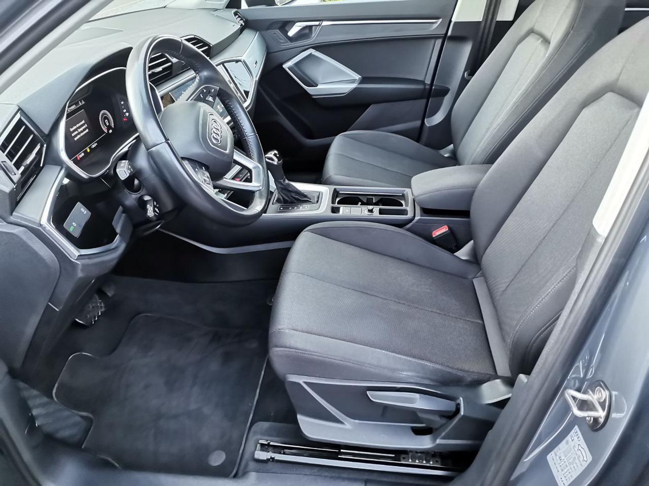 Audi Q3 35 TDI S tronic Business