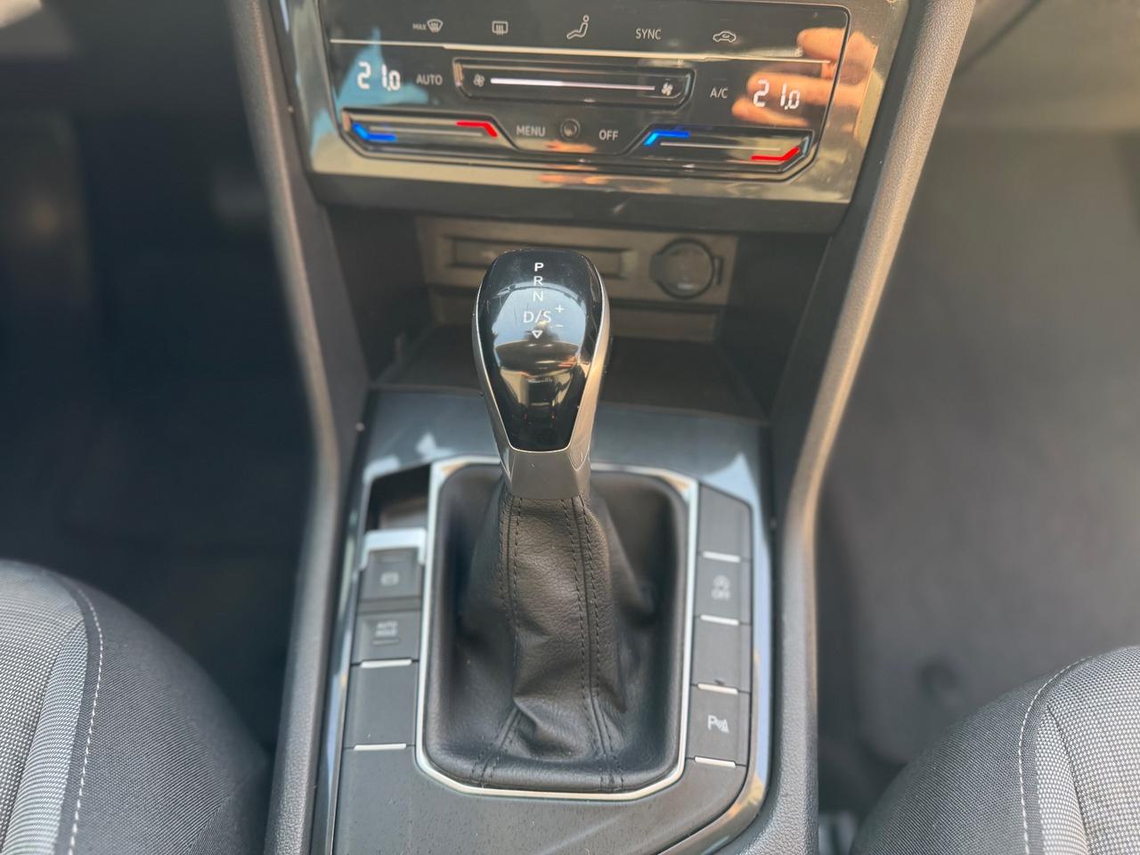 Volkswagen Tiguan 2.0 TDI 150 CV SCR DSG R-Line