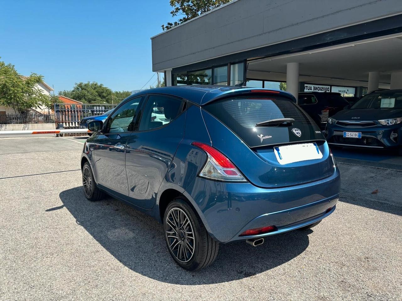 Lancia Ypsilon 1.0 FireFly 5 porte S&S Hybrid Gold - NEOPATENTATI