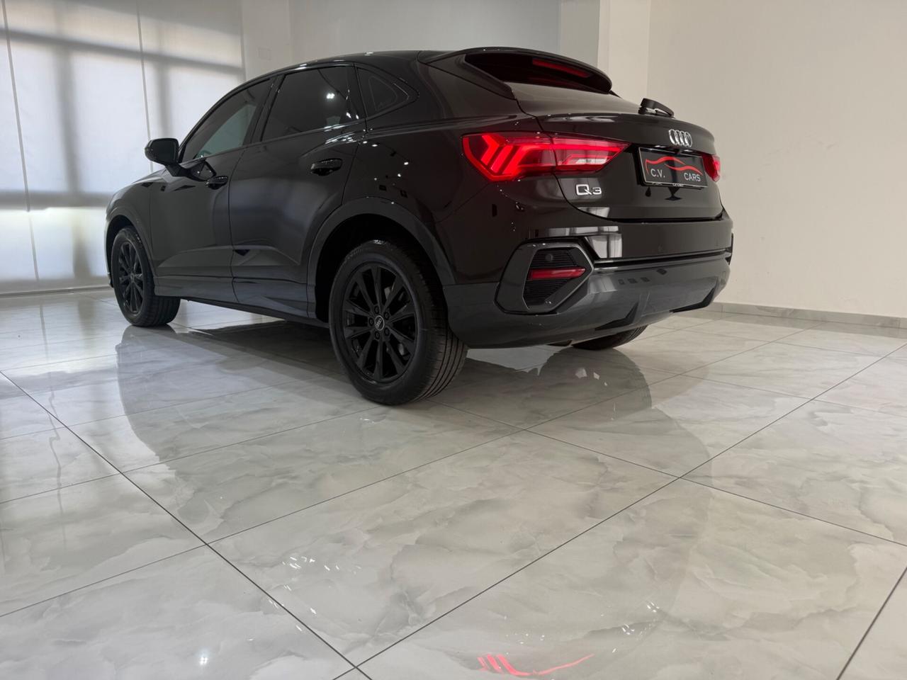 AUDI Q3 SPB 35 TDI S TRONIC SPORT TOTAL BLACK