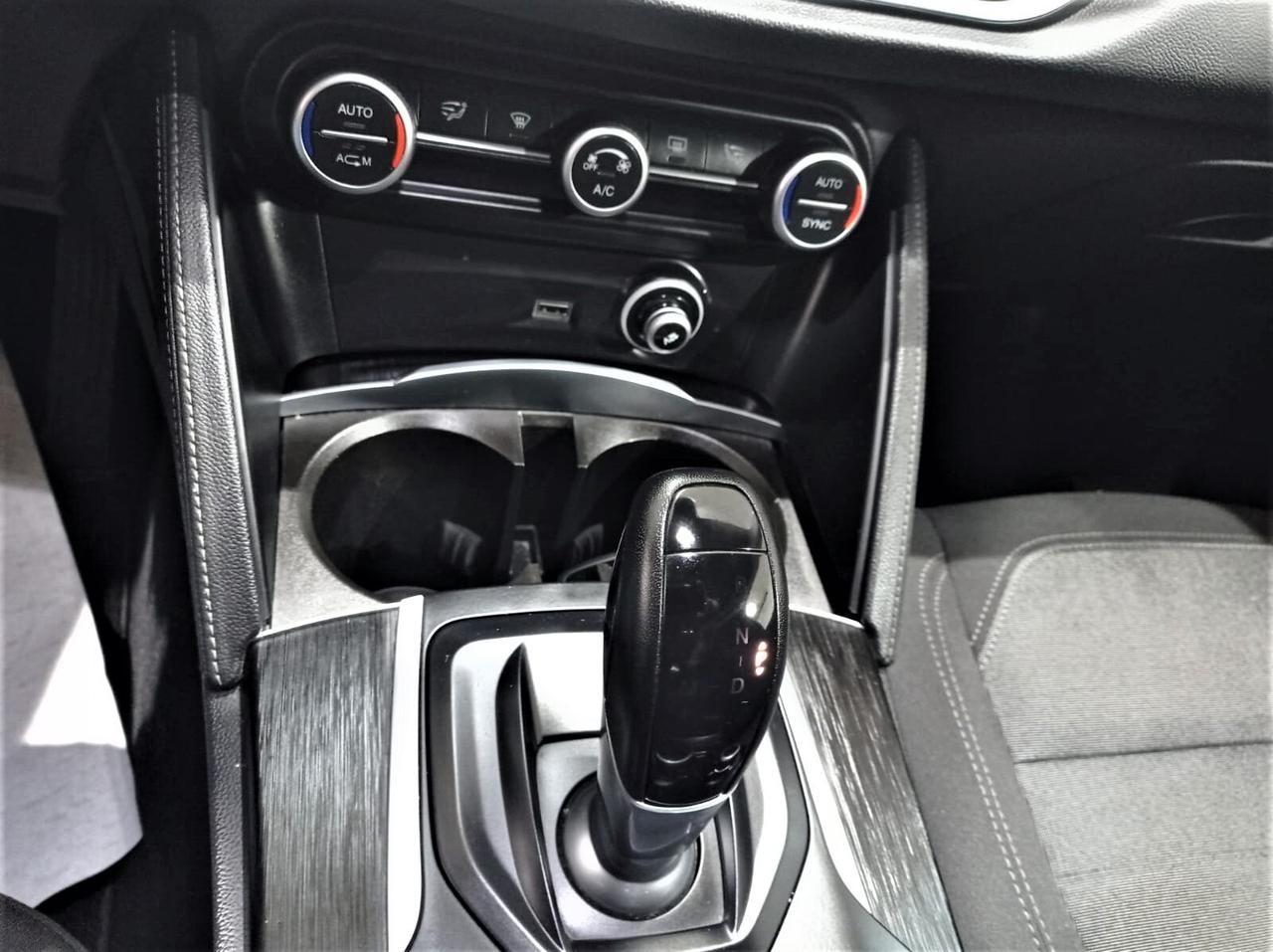 Alfa Romeo Stelvio 2.2 Turbodiesel 180 CV AT8 RWD Business