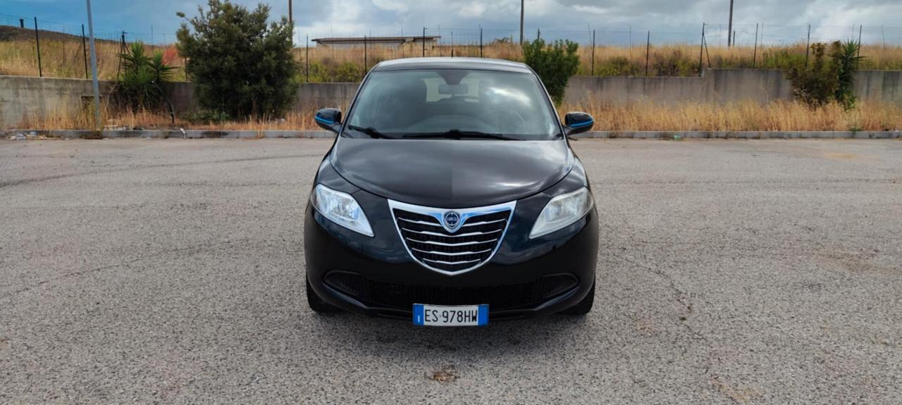 Lancia Ypsilon 0.9 TwinAir 85 CV 5 porte Metano Ecochic Gold