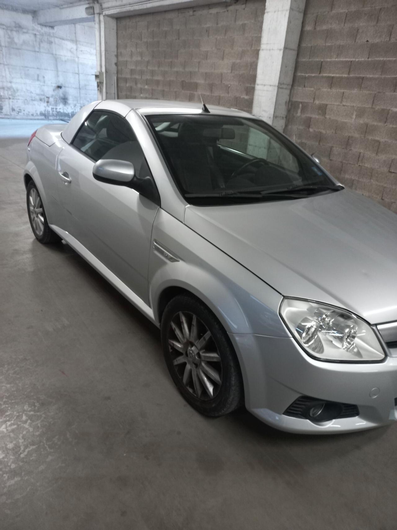 Opel Tigra TwinTop 1.4 16V Sport