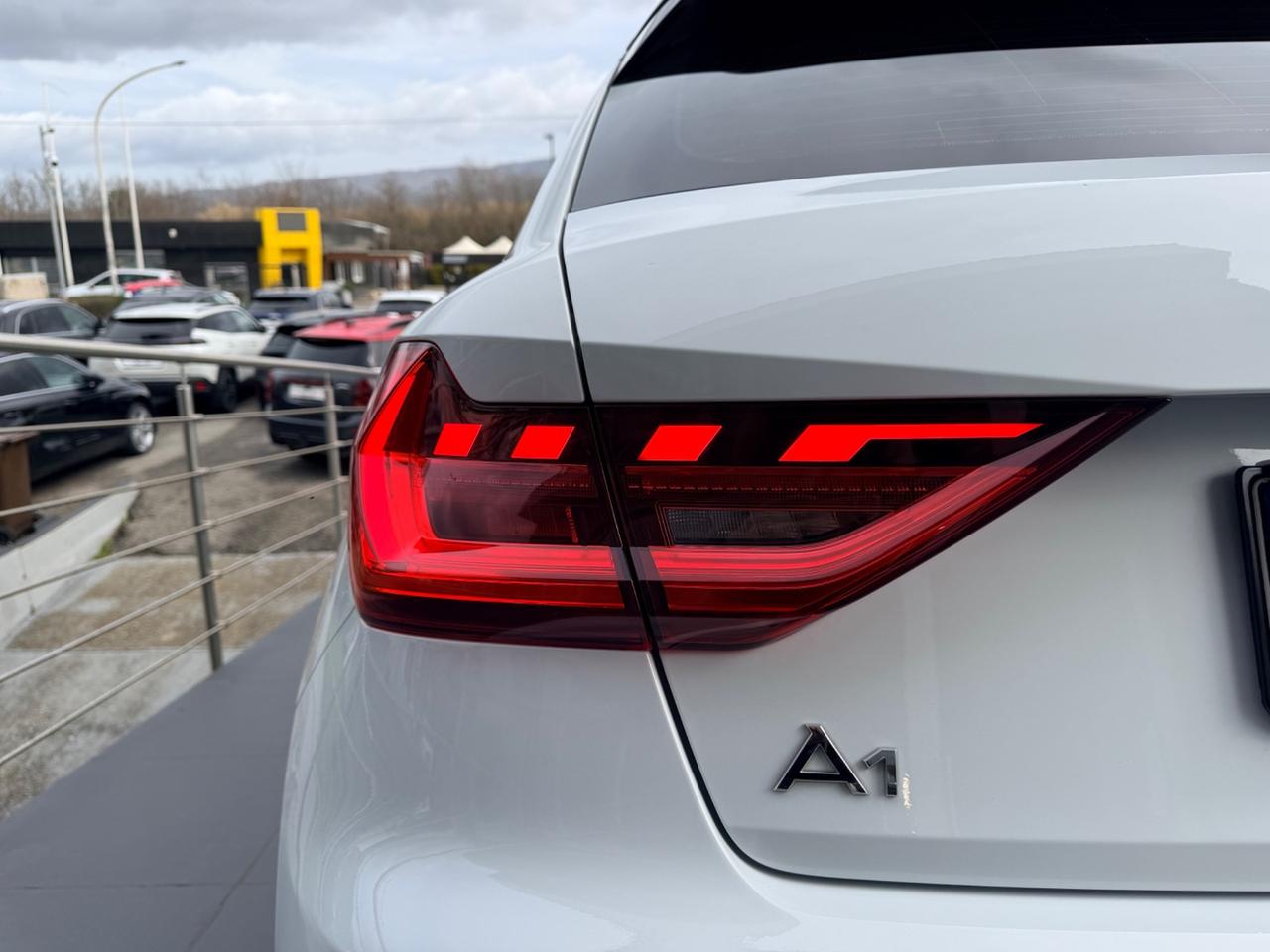 Audi A1 SPB 30 TFSI S tronic line edition per neopatentati