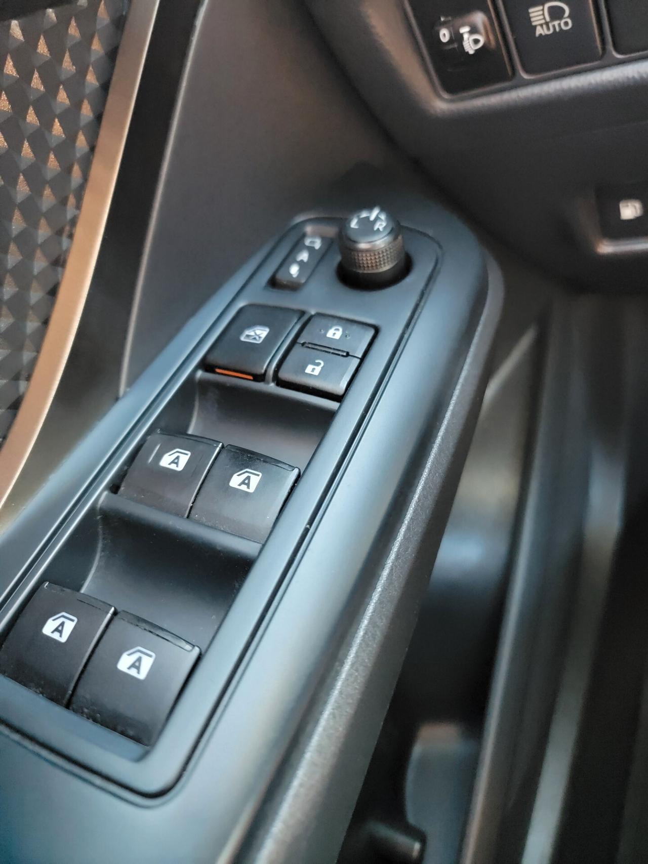 Toyota C-HR 1.8 Hybrid E-CVT Business