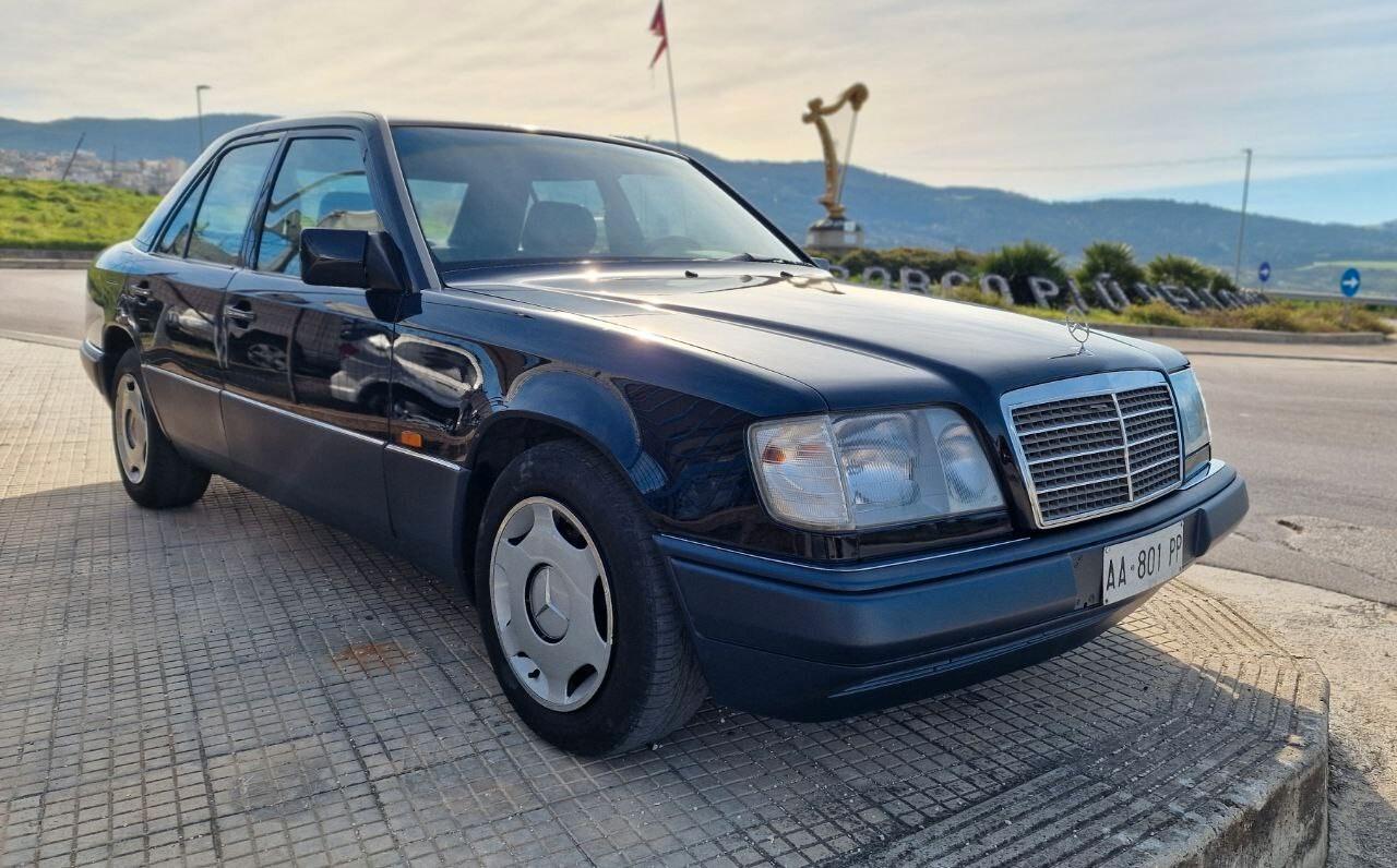 Mercedes-benz E 200 Berlina Automatica