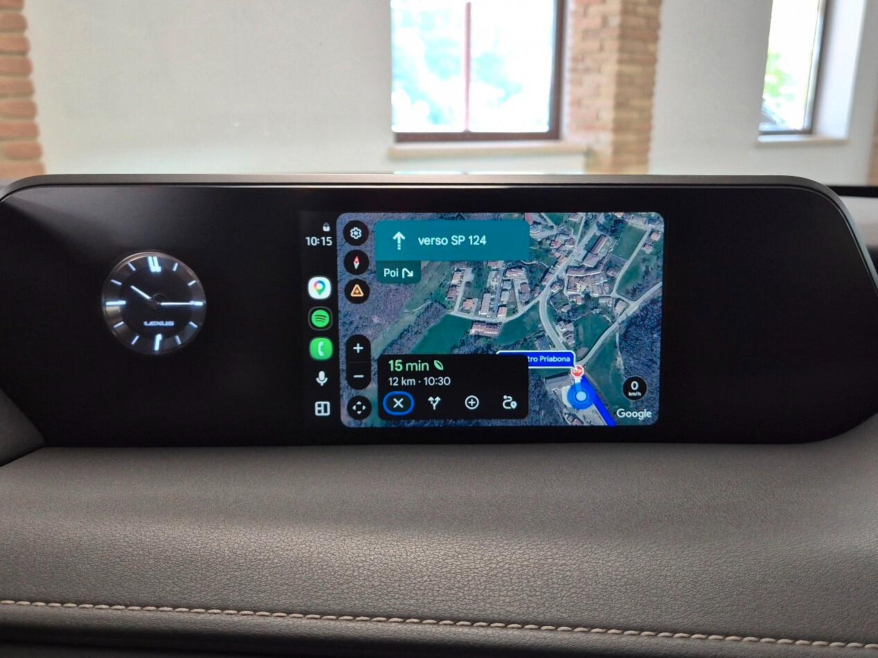 Lexus UX Hybrid 4WD Business
