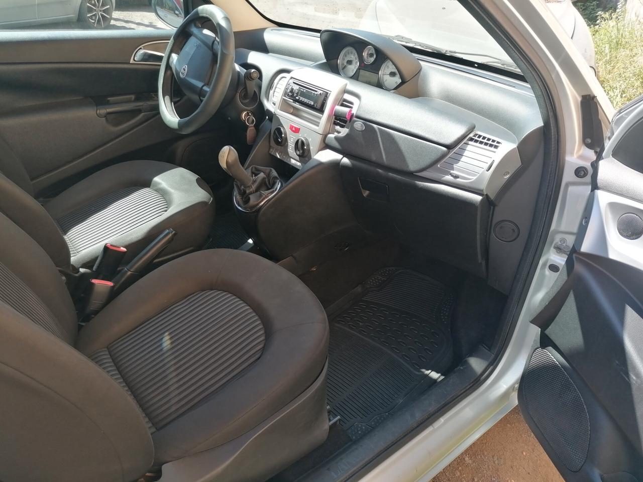 Lancia Ypsilon 1.3 MJT 75 CV(neopatentati)