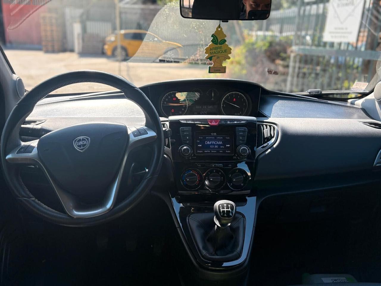 Lancia Ypsilon 1.2 69 CV neopatentati