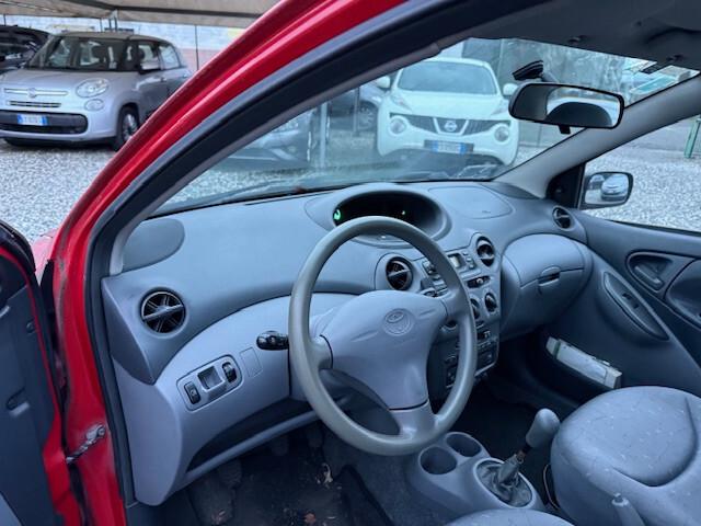 Toyota Yaris 1.0i 16V cat 3 porte Sol