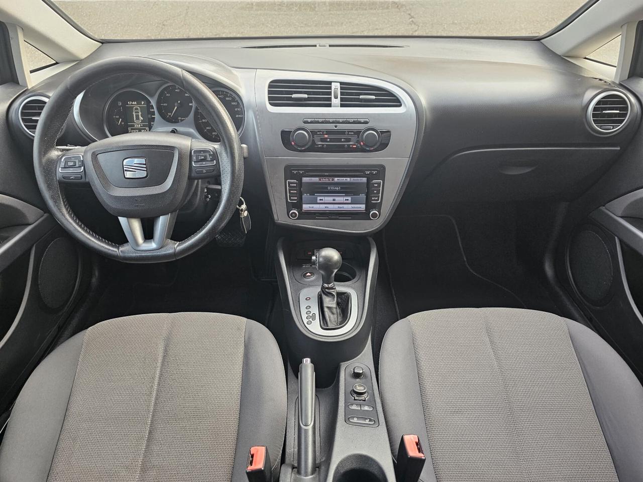 Seat Leon 1.6 TDI 105cv Style*DSG*Tetto*Euro5*